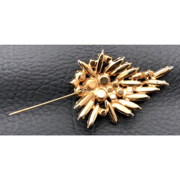 Vintage Brooch Milk Glass Goldstone Givre Navette AB Aurora Borealis Spray Pin - Picture 6 of 10